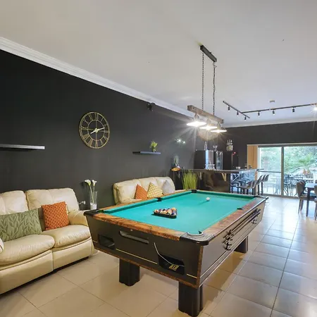 Mellieha Sea View 2 Bedroom With Games & Pool * Ghajn Zejtuna