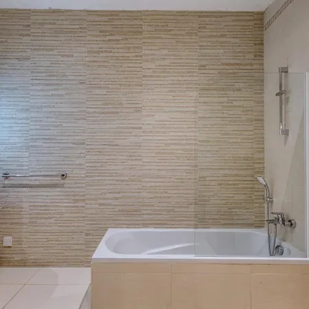 Mellieha Sea View 2 Bedroom With Games & Pool Apartment Ghajn Zejtuna
