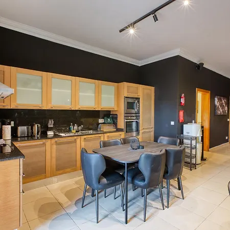 Mellieha Sea View 2 Bedroom With Games & Pool Apartment