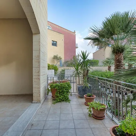 Mellieha Sea View 2 Bedroom With Games & Pool Apartment